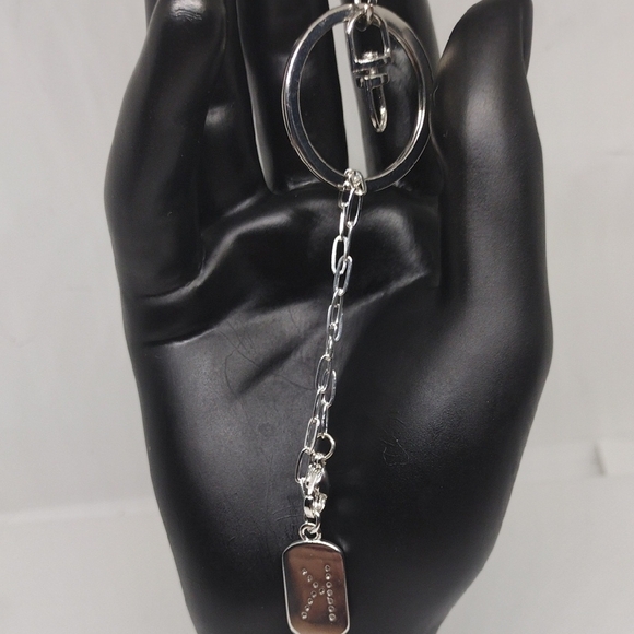 Elegant Silver Keychain with Stylish ‘K’ Pendant – Perfect Gift - Picture 2 of 3